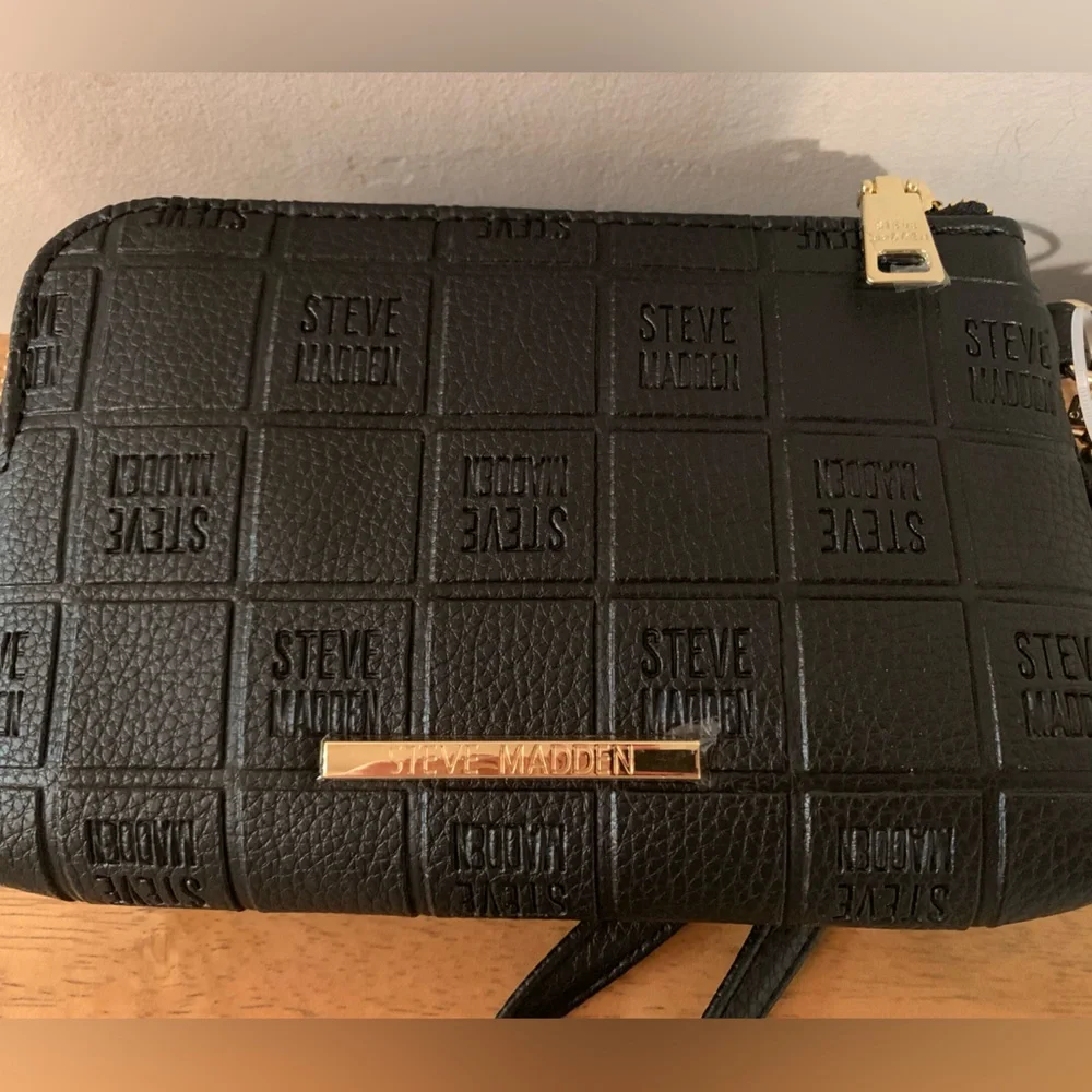 STEVE MADDEN Women Black Wristlet Double Zip Embossed Logo Wallet MO1925…